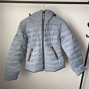 gray puffer jacket